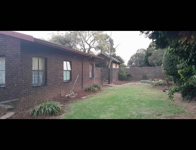 3 BEDROOM HOUSE FOR SALE IN BIRCHLEIGH NORTH